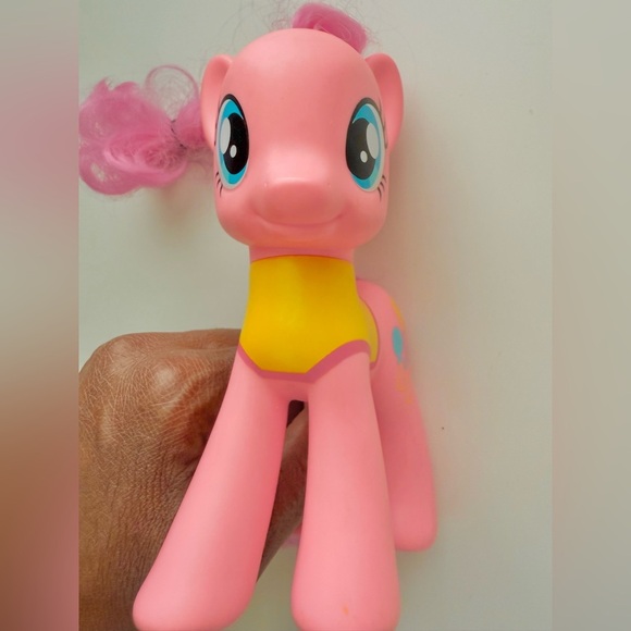 2010 My Little Pony G4 "PINKIE PIE" Wonderbolts Cheerleader 6” - Picture 2 of 7